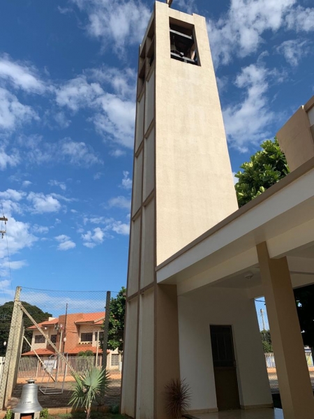 Torre do sino da Igreja. (Foto: Portal Nova Santa Rosa)