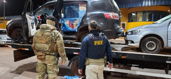 Dois homens foram presos e responderão pelos crimes de contrabando, associação criminosa e desobediência.(Fotos: Polícia Federal/Divulgação)