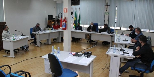 Vereadores de Palotina reunidos em sessão ordinária no dia 14 de junho. (Foto: Assessoria/Câmara)