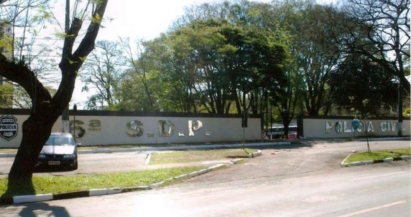 Suspeito foi levado para Delegacia da Polícia Civil, em Foz do Iguaçu — Foto: Polícia Civil/Divulgação