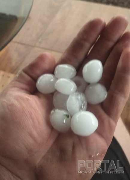 Granizo em Santa Fé. (Foto: Internauta)