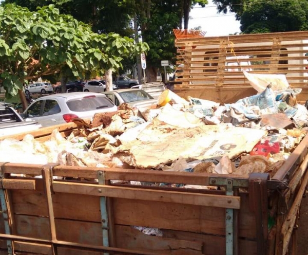 O lixo reciclável deve ser colocado separadamente.(Foto: Assessoria)