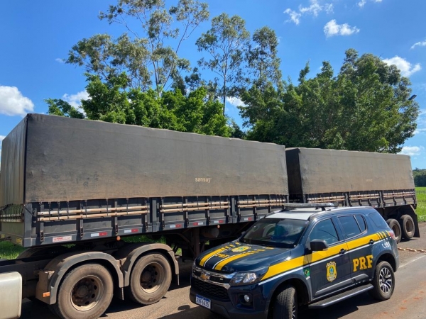 O condutor, um homem de 49 anos de idade, foi detido.(Foto:PRF)