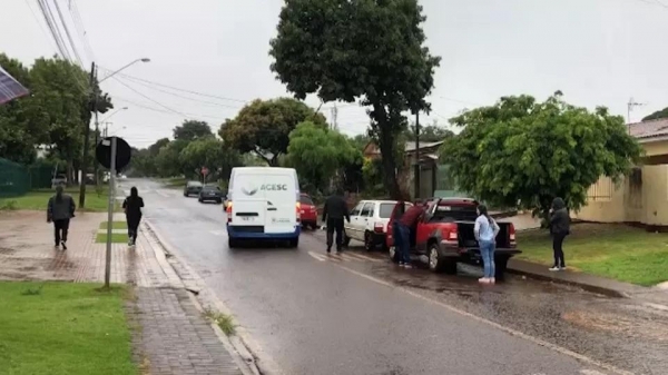 O sepultamento estava marcado para às 9h no Cemitério Jardim da Saudade no bairro Guarujá.. (Foto: Catve)