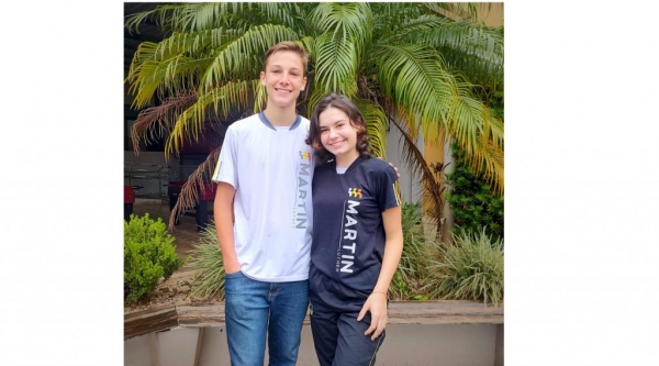 Ambos os alunos partem agora para o desafio nacional. (Foto: Divulgação)