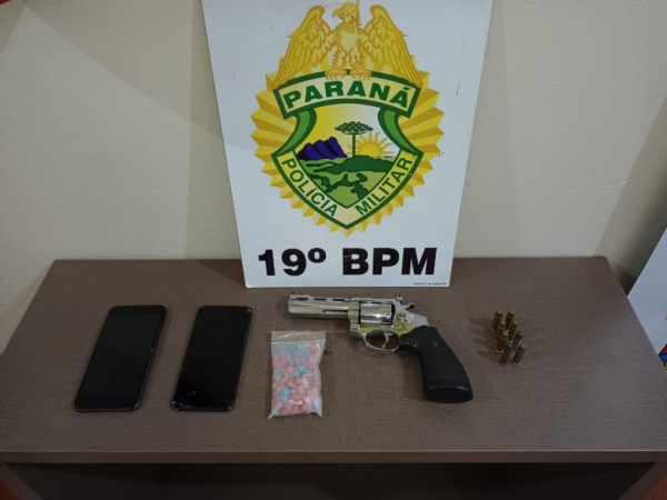 Uma armafoi apreendida. Foto:PMPR