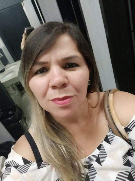 Neide Aparecida Ribeiro, de 45 anos, foi assassinada na madrugada desta quinta-feira, 12, no Jardim Madrid, em Maringá. (Foto: Reprodução)