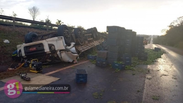 O acidente ocorreu na altura do km 693, entre São Miguel do Iguaçu e Santa Terezinha de Itaipu. Guia Medianeira