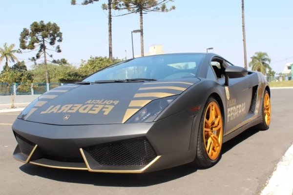 Lamborghini ficou provisoriamente como frota da PF até a justiça determinar o leilão do carro — Foto: Divulgação/PF