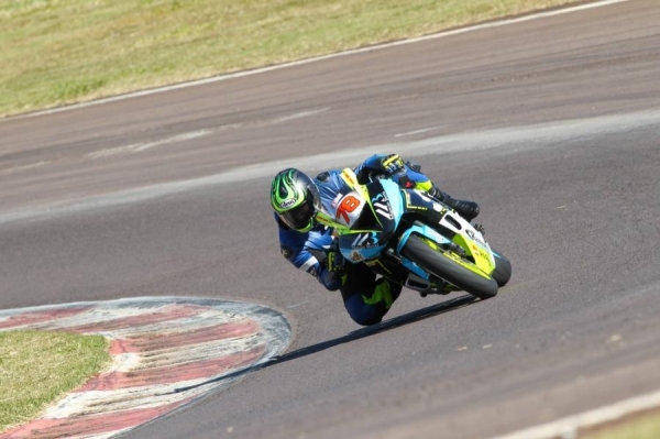 O asfalto vai derreter na pista o Autódromo de Cascavel com duas competições de motovelocidade . Foto: Divulgação.