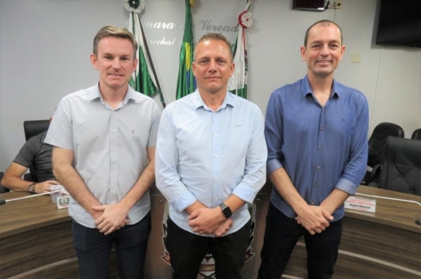 Rafael Heinrich, vice-presidente; Vanderlei Sauer (Soldado Sauer), presidente; e Cristiano Metzner (Suko), 1º secretário . Foto: Divulgação.