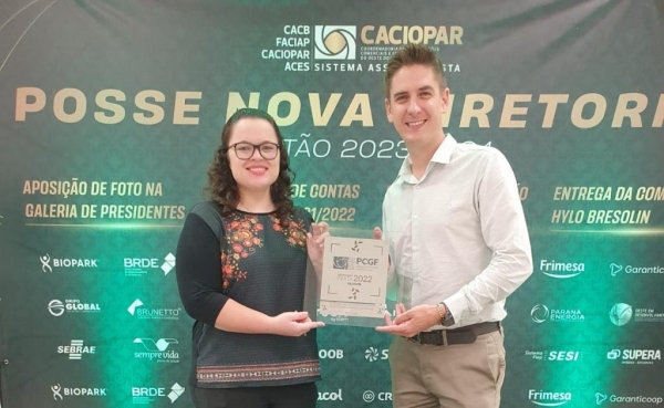 Secretária Executiva, Sra. Maira Jaine Scheibner e o Presidente da ACINSAR, Sr. Kassio Alberto Rusch, Foto: Divulgação.
