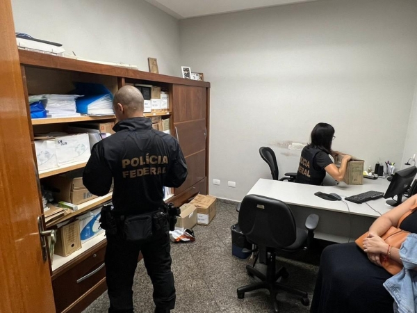 PF cumpre 4 mandados no Paraná em operação que investiga contrabando de combustível — Foto: Polícia Federal/divulgação