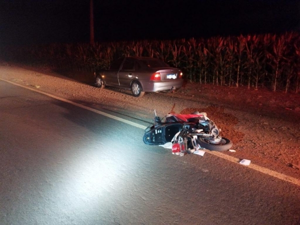 De acordo com informações, o veículo freou por cerca de 25 metros. Fotos: PRE.