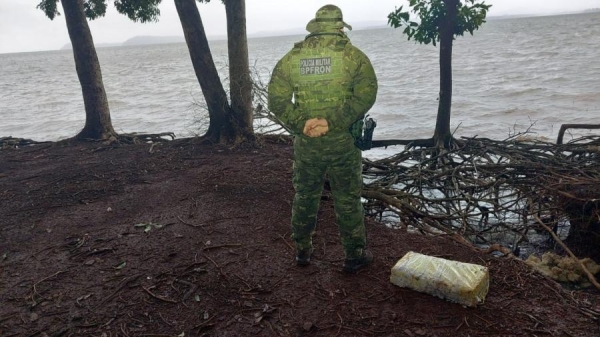 Droga foi localizada no Porto Britânia. Foto: BPFron/Divulgação.