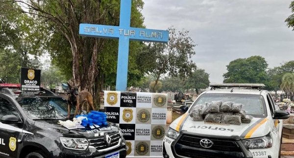 Operação da Polícia Civil e da Brigada Militar encontrou drogas e munições em cemitério de Santa Rosa — Foto: Polícia Civil / Divulgação