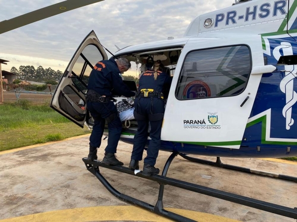 Homens sofrem queimaduras após explosão com gasolina em Mandaguari — Foto: SAMU