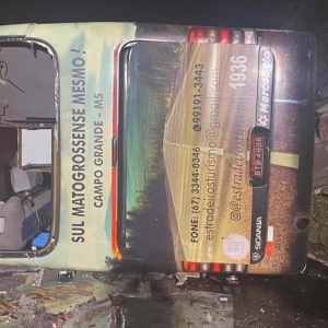 Acidente na BR-376, em Ortigueira — Foto: PRF