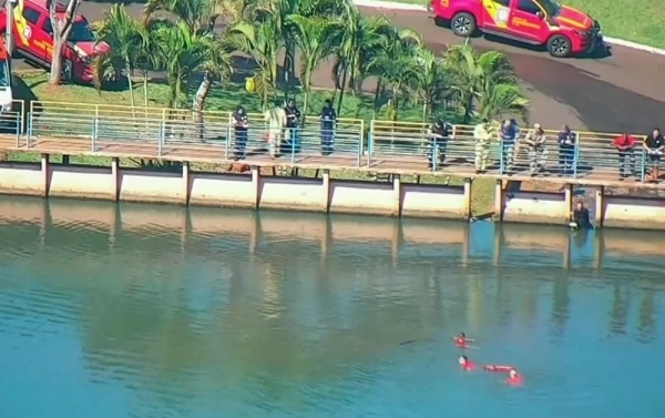 Homem morre afogado após nadar em local proibido em lago de Londrina — Foto: RPC