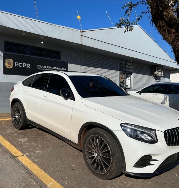 Polícia apreende carro de luxo em operação contra suspeito de se passar por perito da PF e desviar R$ 1 milhão de vítima — Foto: Polícia Civil/Cascavel