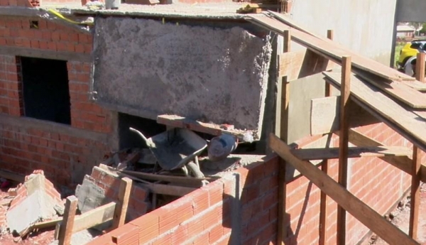 Desabamento de laje em obra mata trabalhador em Umuarama — Foto: Reprodução/RPC