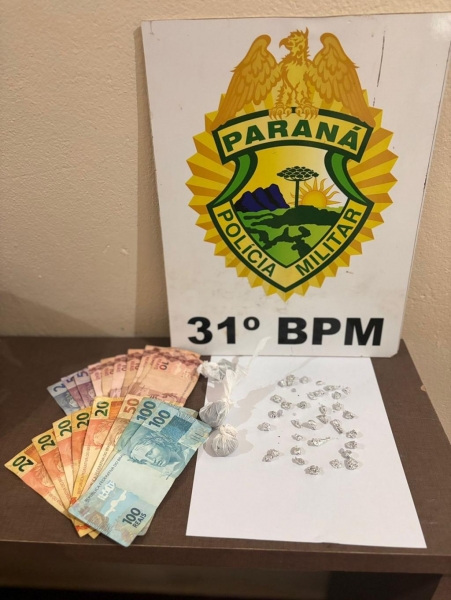 Droga e dinheiro apreendido. Foto: PMPR.