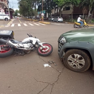 Segundo acidente entre uma Honda CB Twister e uma Fiat Strada