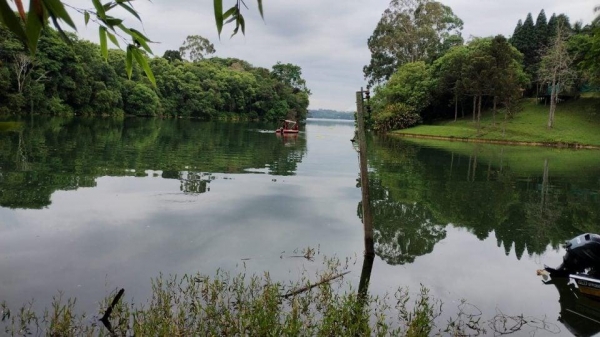 Vigilantes terceirizados da Sanepar desapareceram após o barco em que estavam virar na represa — Foto: Divulgação/Corpo de Bombeiros