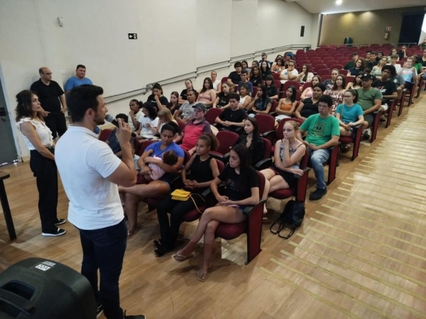 Reunião aconteceu no Teatro Municipal Ludovico Riedi  Crédito Foto: Assessoria/Prefeitura.