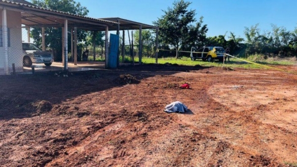 Fotos: Goio News (Cabeça deixada em frente a casa da vítima)