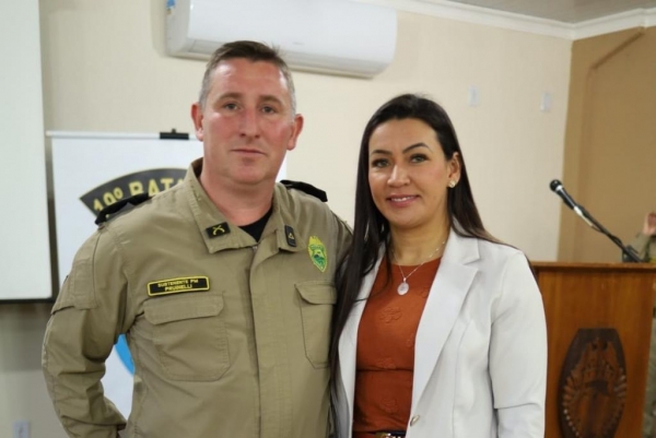 Subtenente Pruinelli e esposa, Dulcinéia Pruinelli. Fotos: PMPR