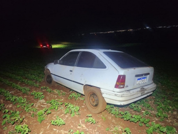 Veículo apreendido. Fotos: PMPR