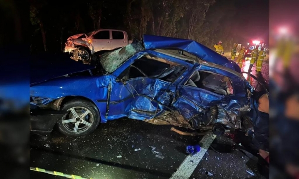 Os quatro ocupantes do Gol morreram no local. Foto: PRF