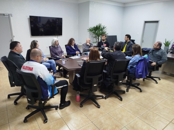 Secretários reunidos com o prefeito e vice. Foto: Assessoria.