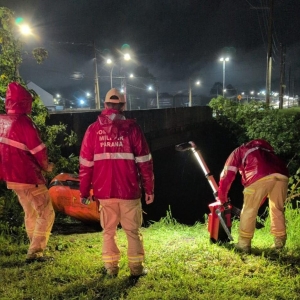 Bombeiros iniciaram buscas ainda na madrugada — Foto: Corpo de Bombeiros