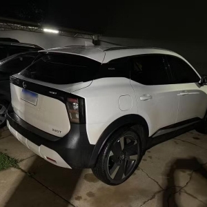 Carro em que João Romeiro foi encontrado ferido. — Foto: Reprodução