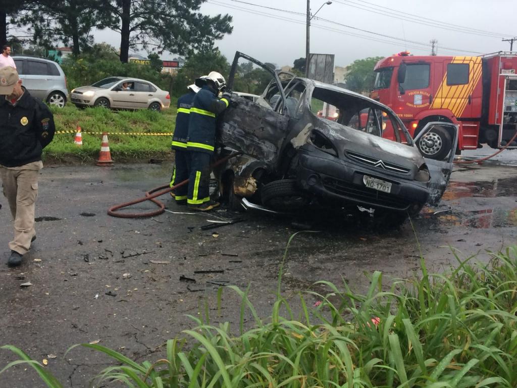 Acidente Entre Dois Carros Deixa Ao Menos Cinco Mortos Na BR-116 Em ...